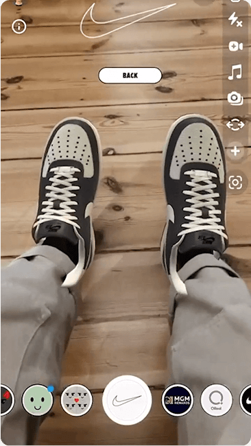Augmented reality try-on on SnapChat. Image 3
